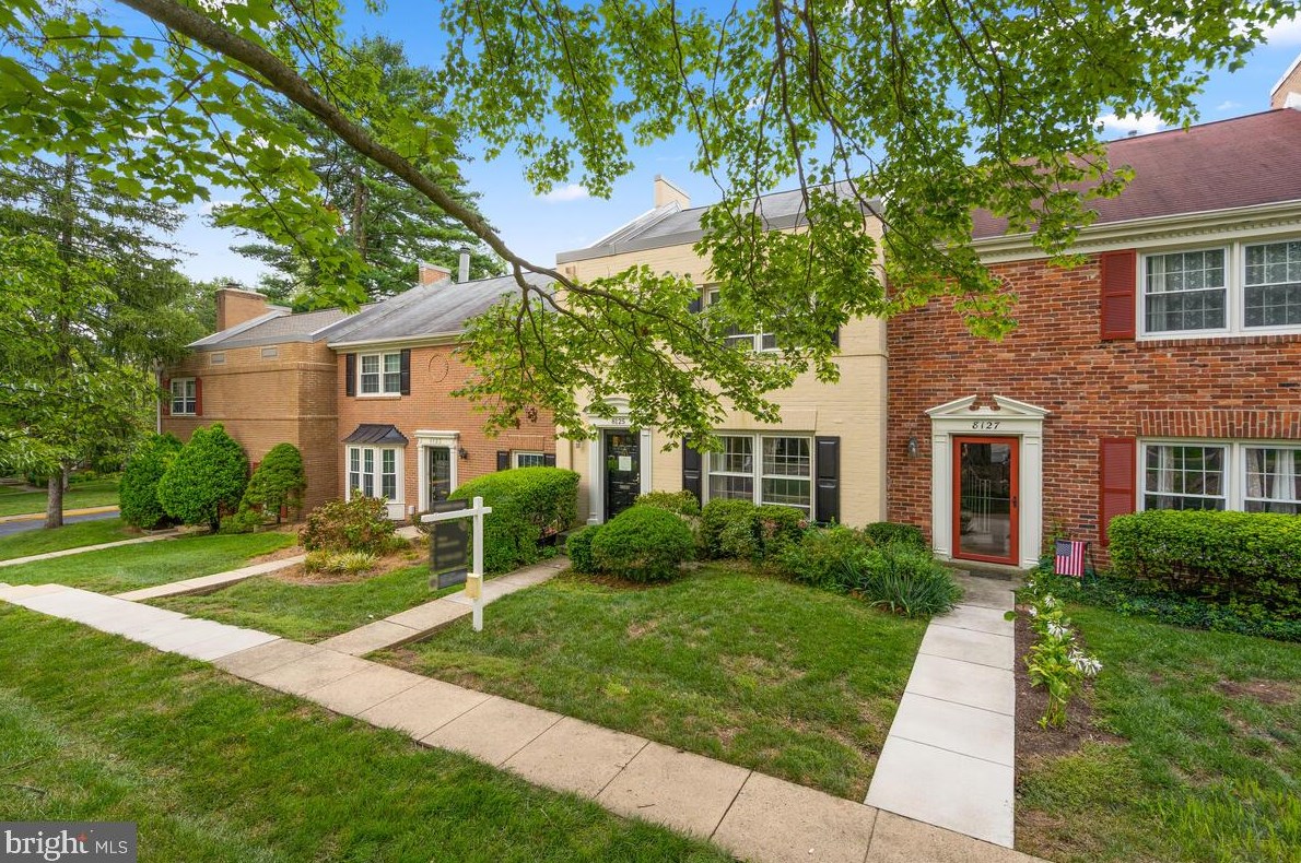 8125 Carrleigh Pkwy, Springfield, VA 22152