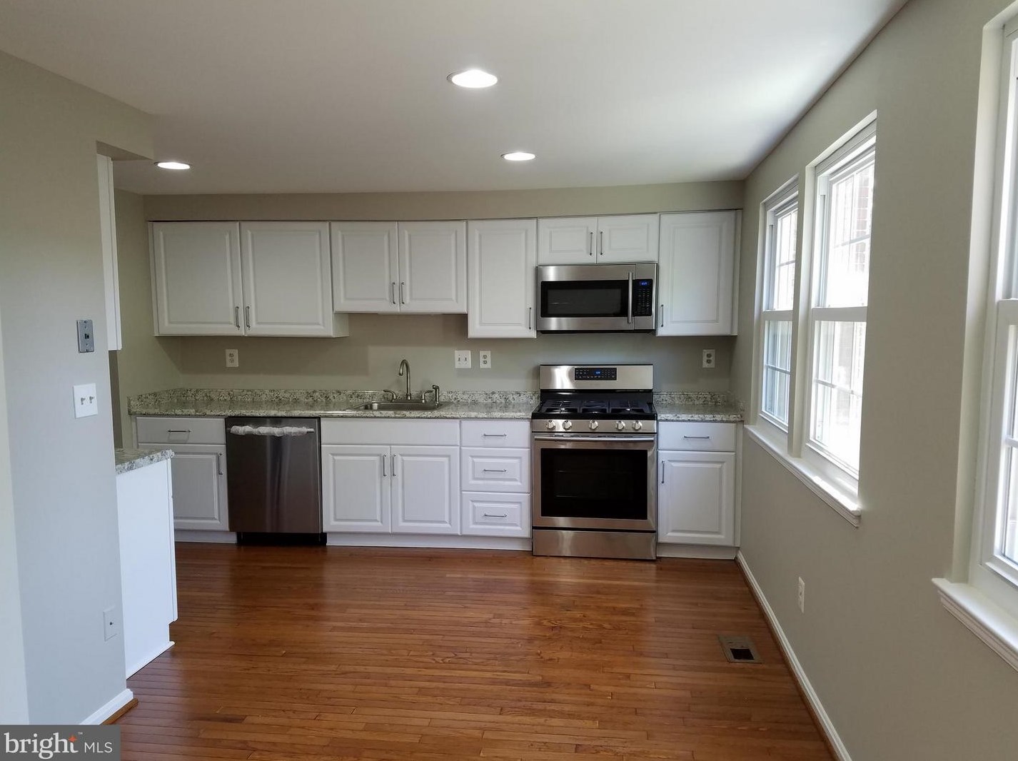 7005 Braddock Mews Pl, Springfield, VA 22151