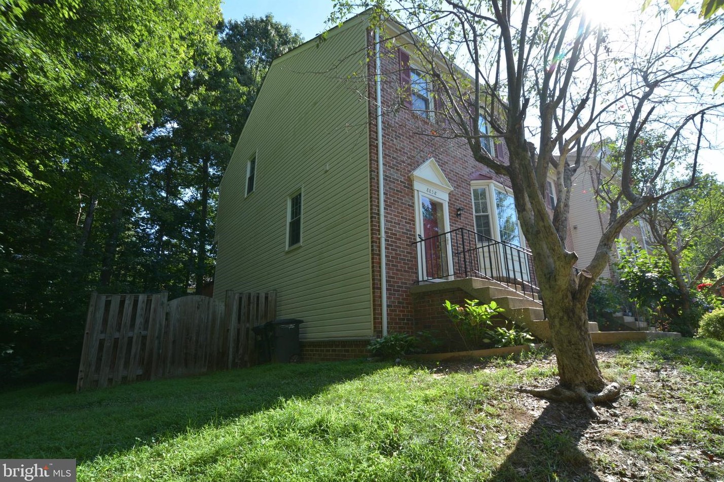 8858 Winding Hollow Way, Springfield, VA 22152