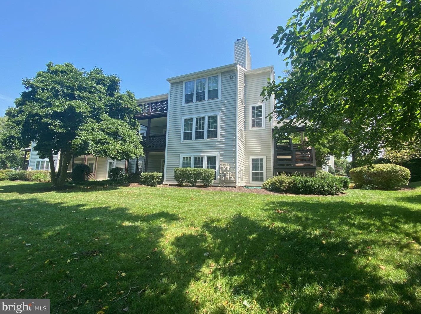 9983 Oakton Terrace Rd, Vienna, VA 22124-2940