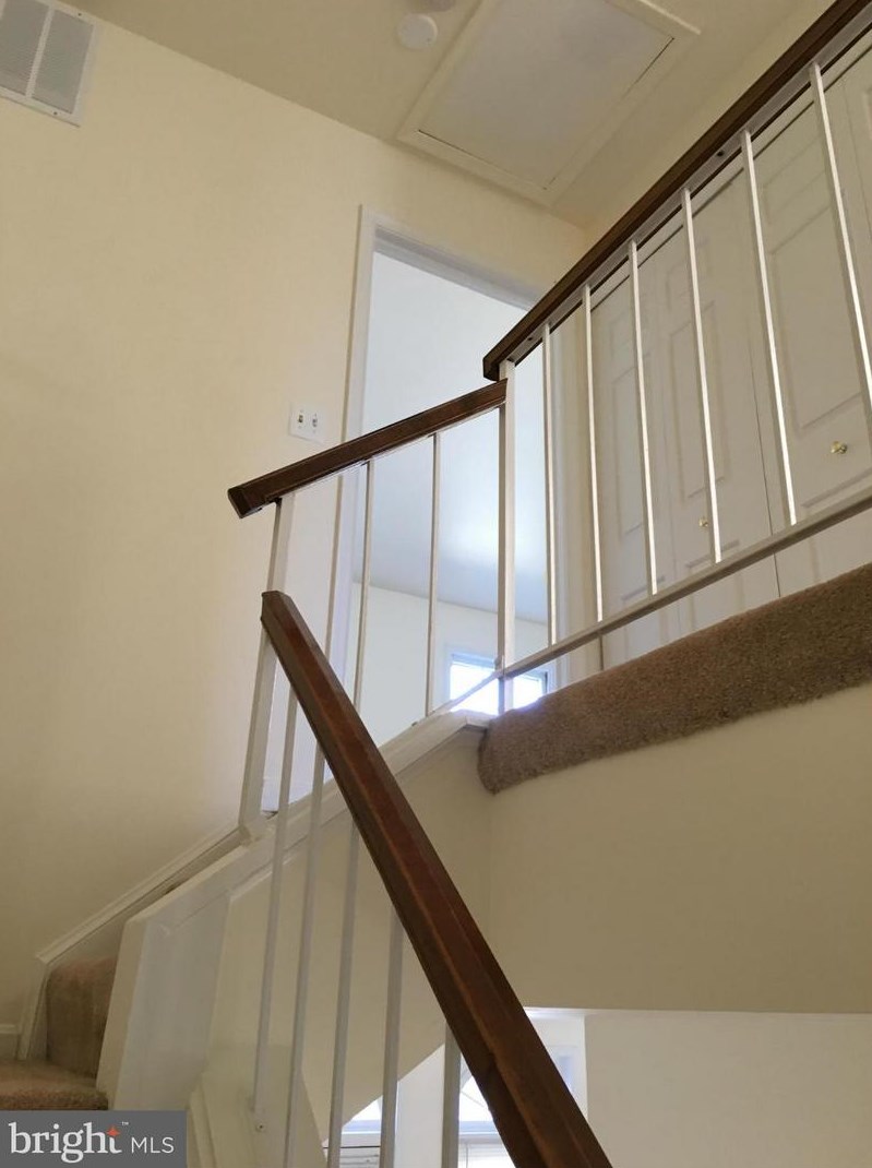 7810 Lake Pleasant Dr, Springfield, VA 22153