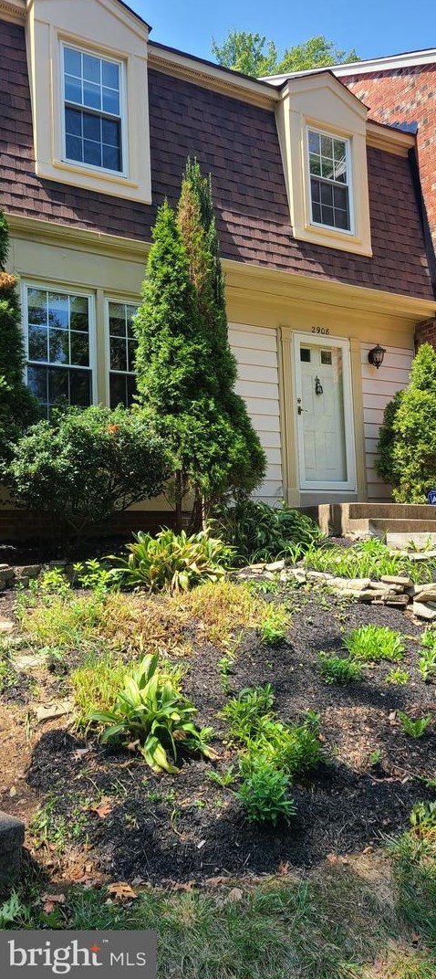 2908 Village Spring Ln, Vienna, VA 22181