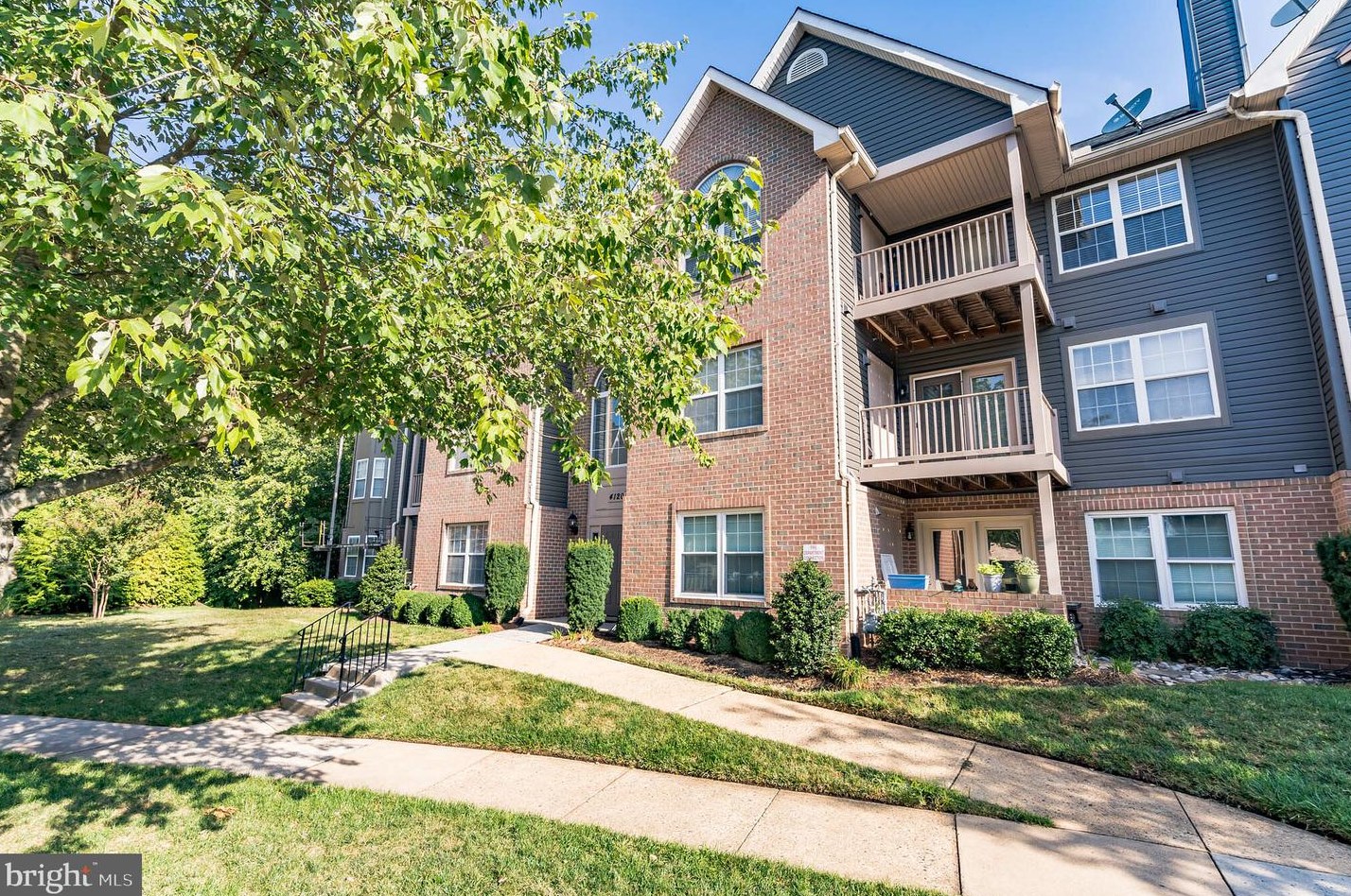 4120 Monument Ct #4120g, Fairfax, VA 22033