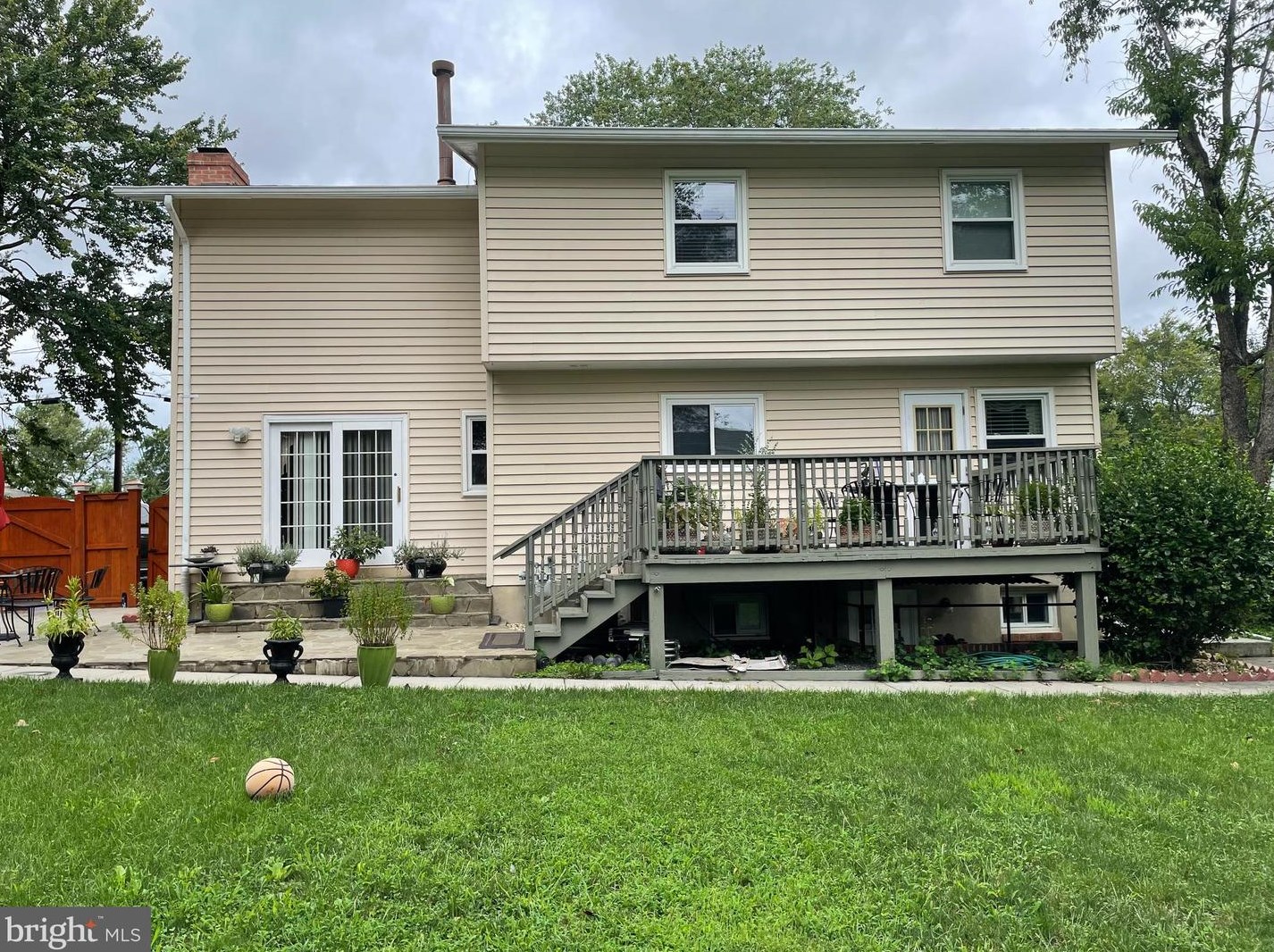 6105 Thomas Dr, Springfield, VA 22150
