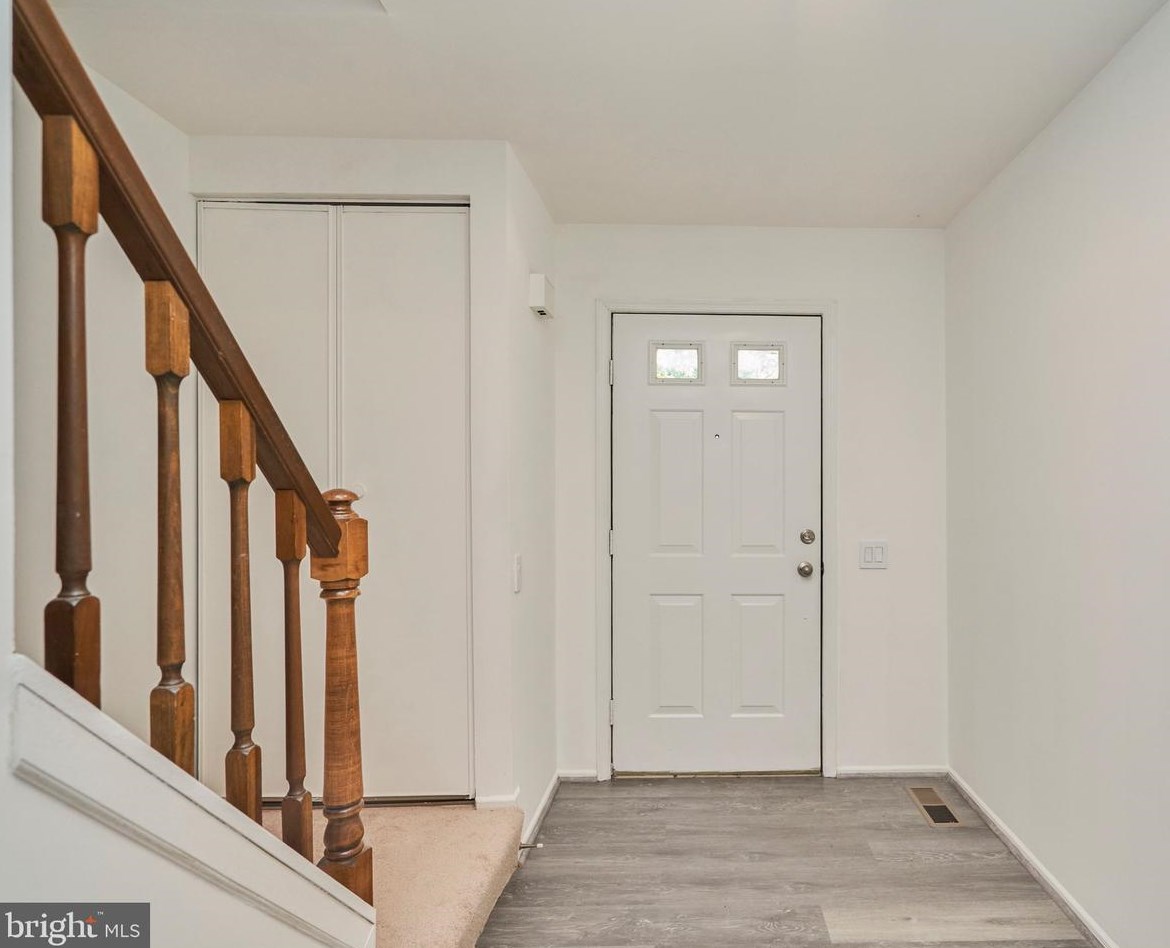 10114 Sassafras Woods Ct, Springfield, VA 22015