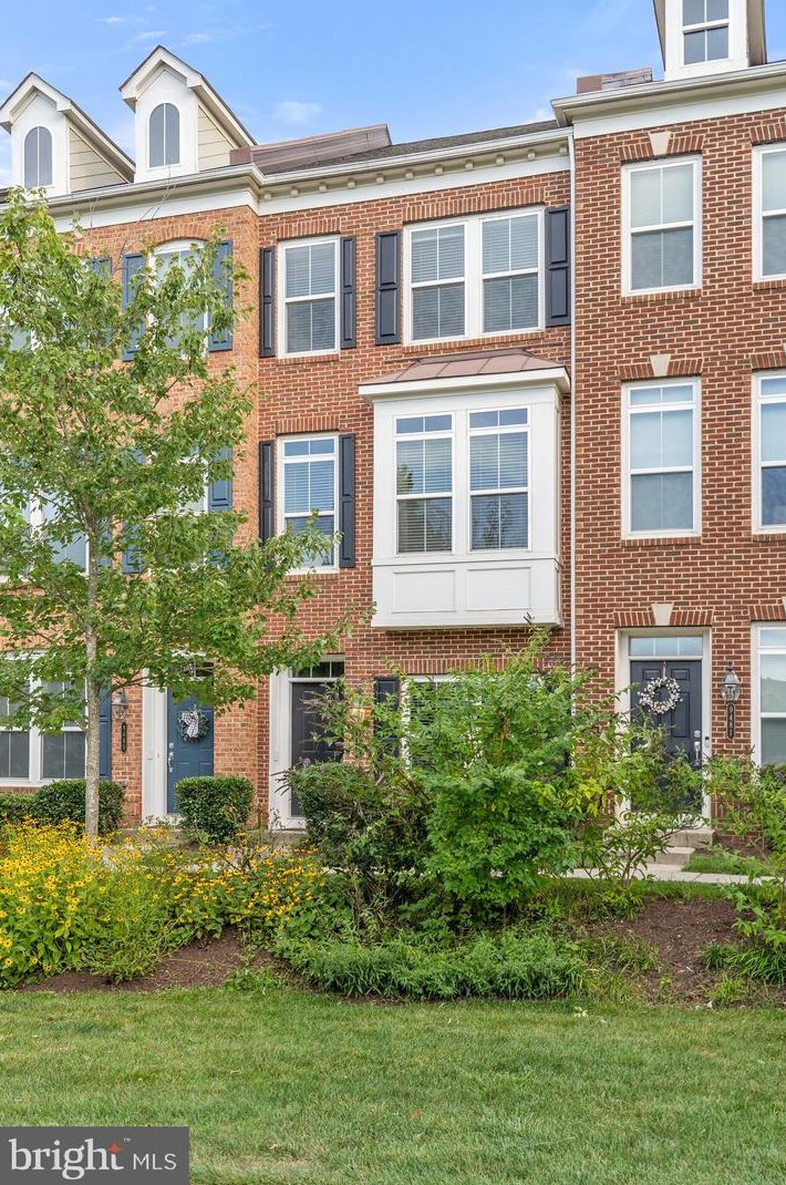 9483 Canonbury Sq, Fairfax, VA 22031-6085