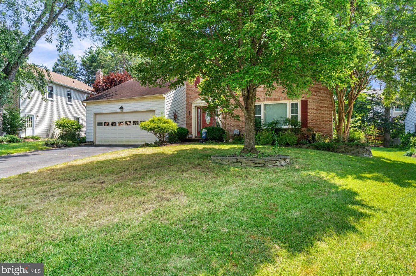 7021 Maple Tree Ln, Springfield, VA 22152-3612