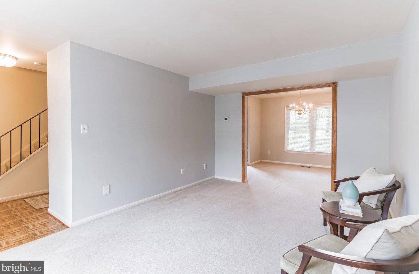 2833 Knollside Ln, Vienna, VA 22180-7002