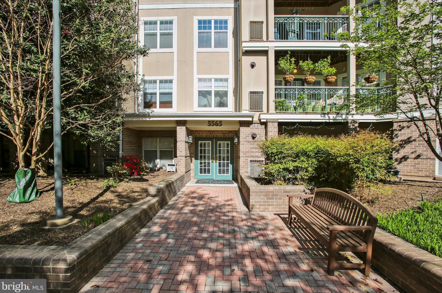 5565 Seminary Rd #406, Falls Church, VA 22041