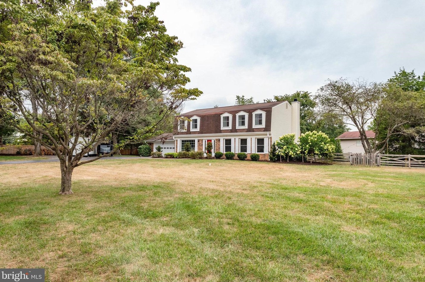 6113 Saddle Horn Dr, Fairfax, VA 22030-5926