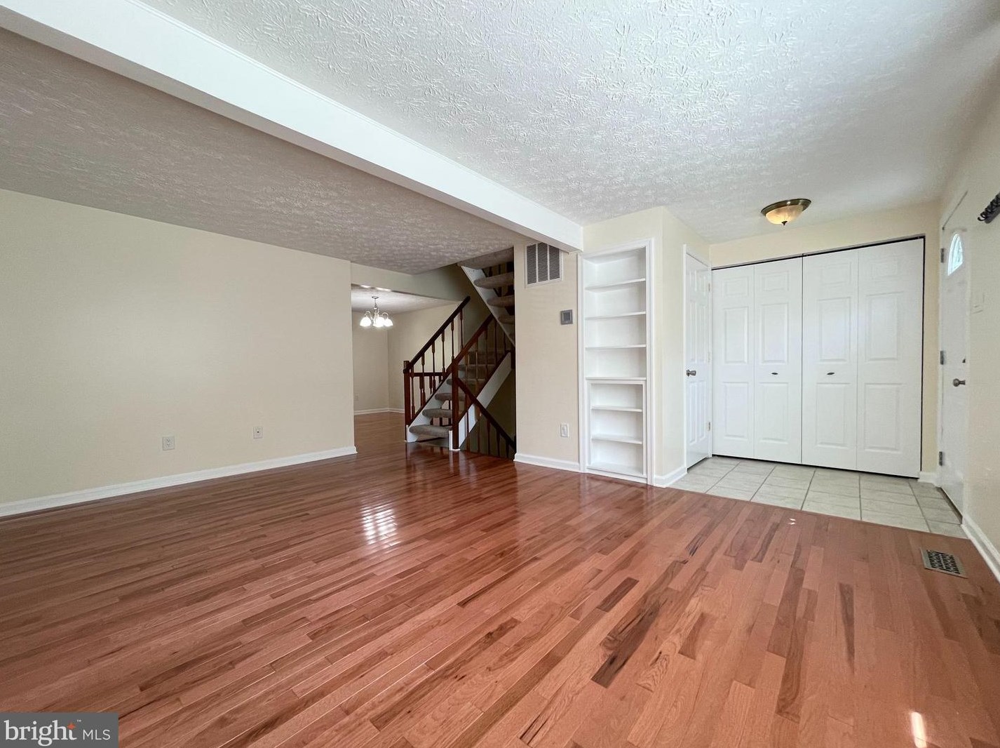 8212 Burning Forest Ct, Springfield, VA 22153