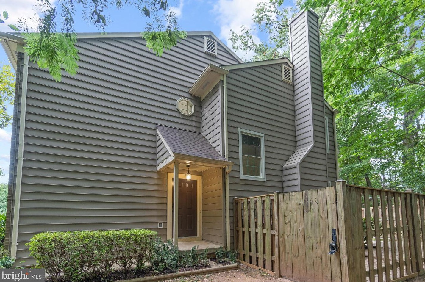 6027 Scarborough Commons Ln, Springfield, VA 22015