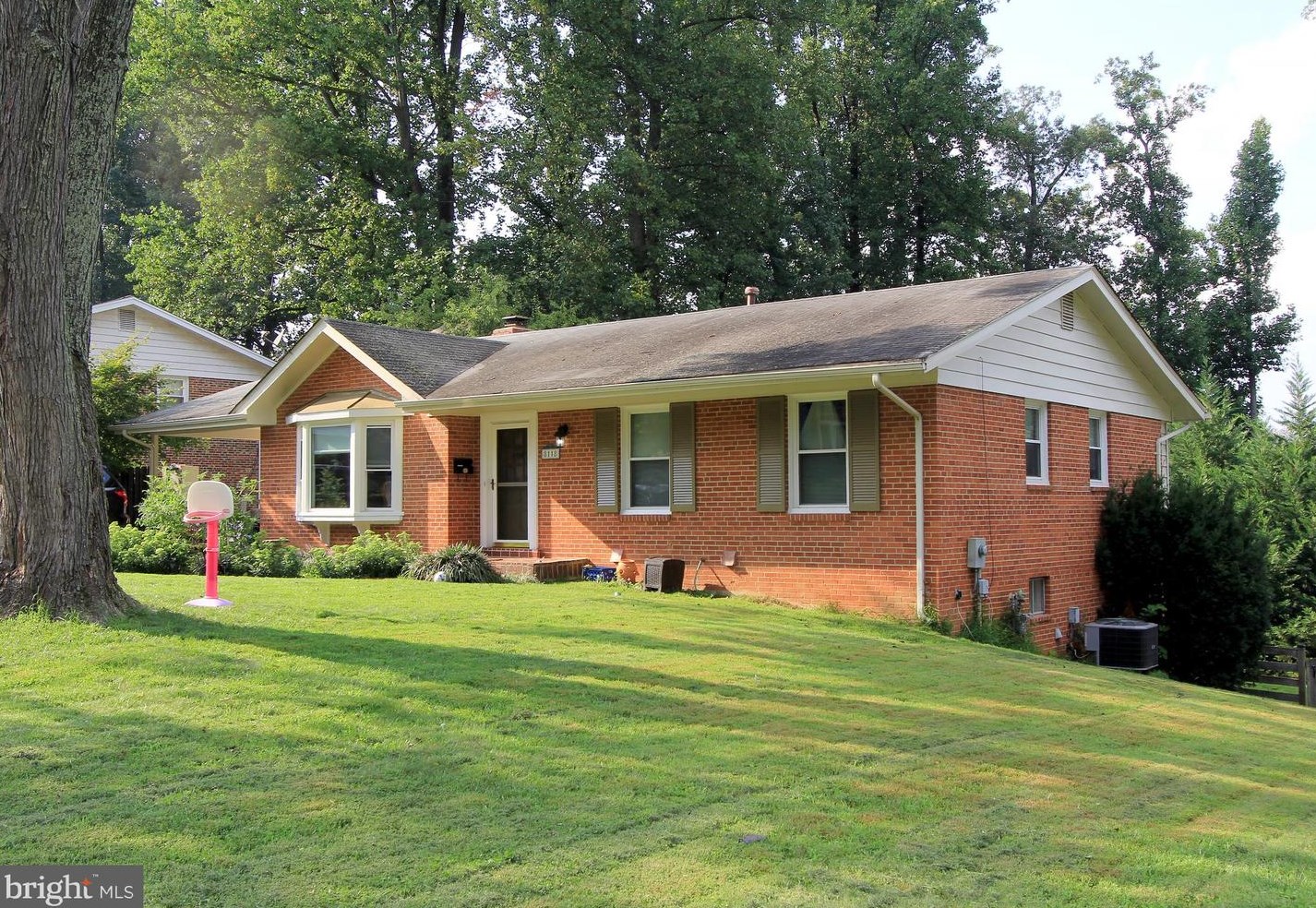 8118 Marcy Ave, Springfield, VA 22152-3045