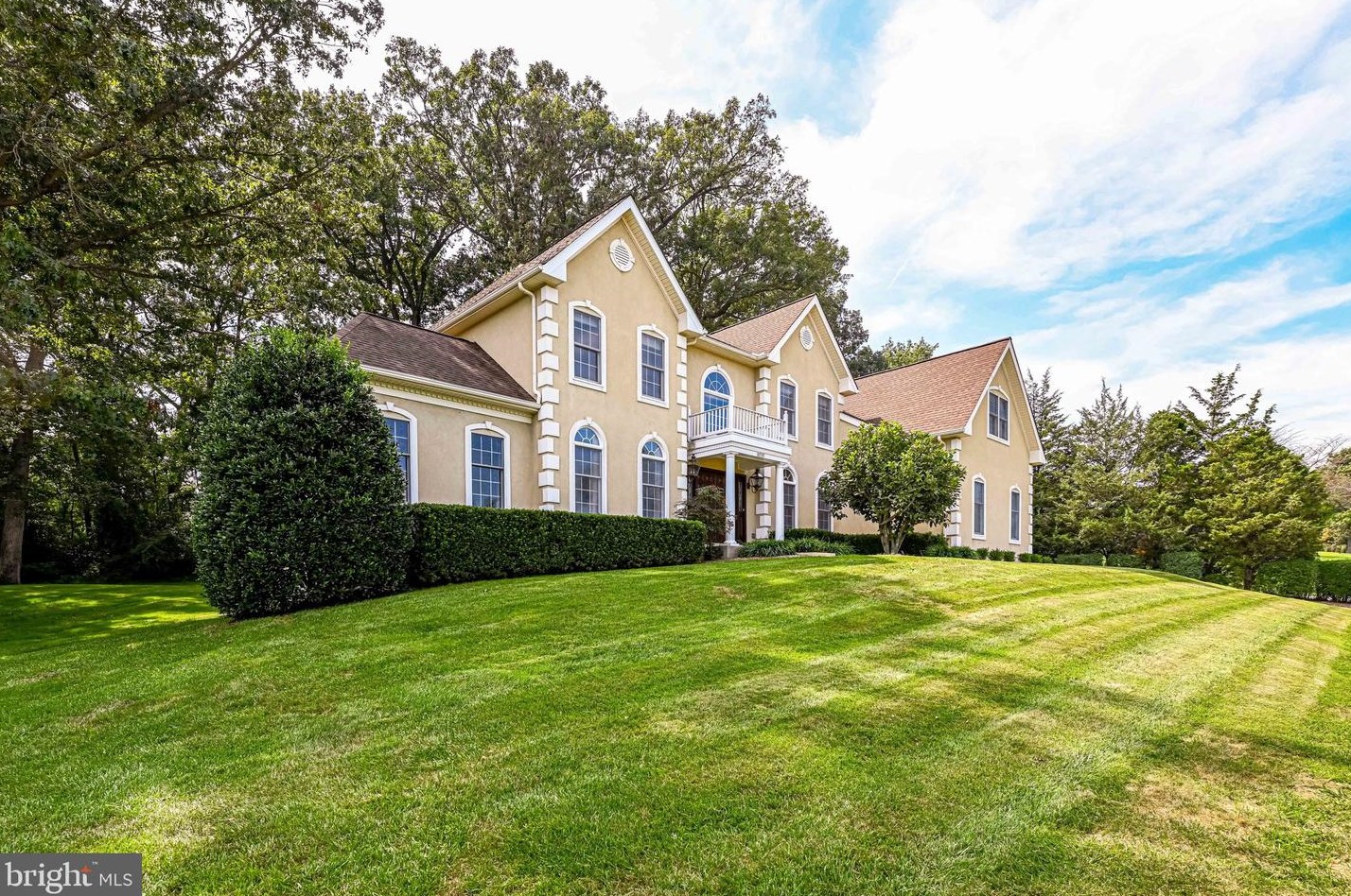 10505 Coving Cross Ln, Vienna, VA 22182-1874