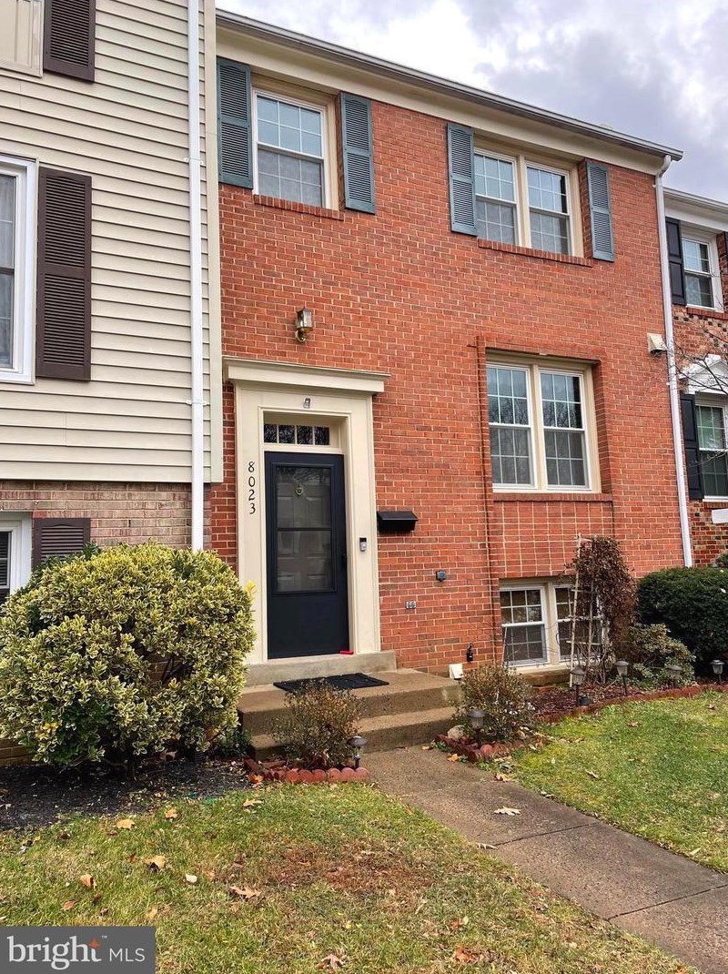 8023 Sleepy View Ln, Springfield, VA 22153