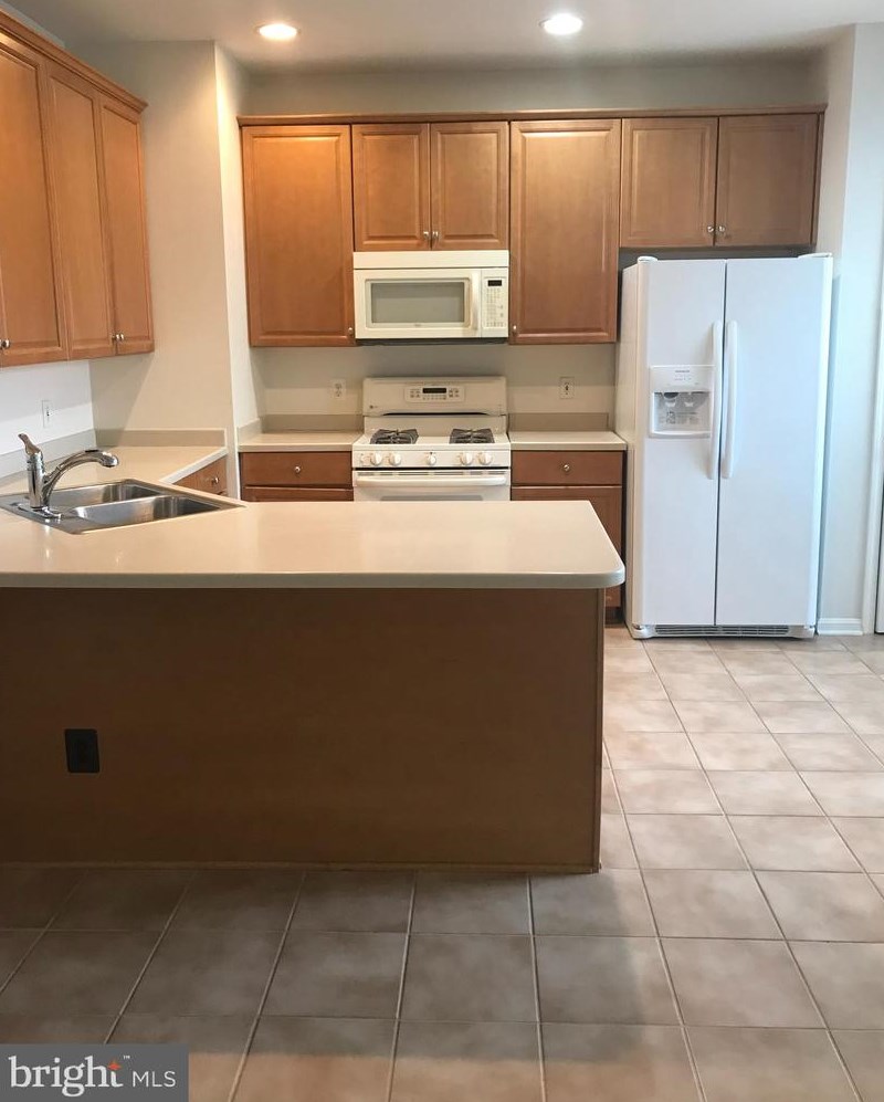 6347 Dunn Ct, Springfield, VA 22150