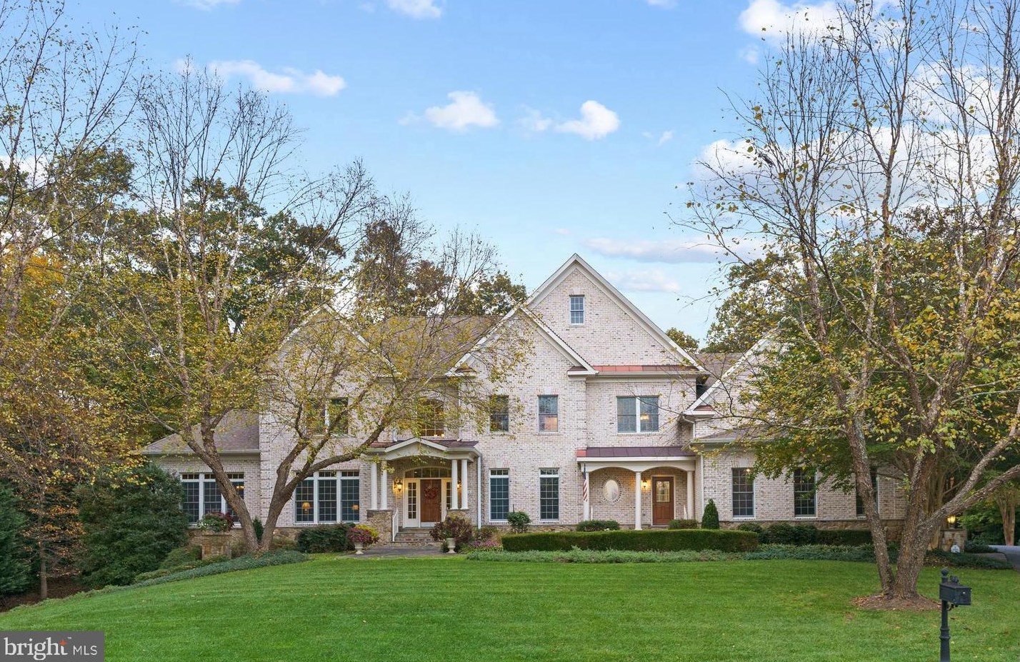 2580 Vintage Crest Ln, Vienna, VA 22124-1164