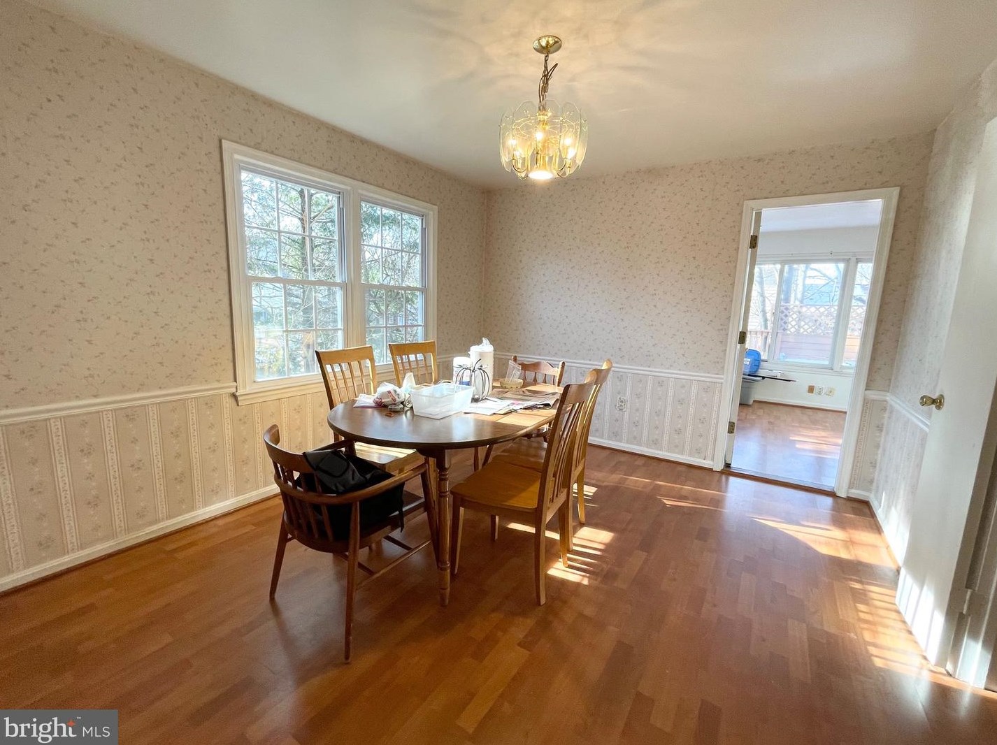 305 Cherry Ct, Herndon, VA 20170