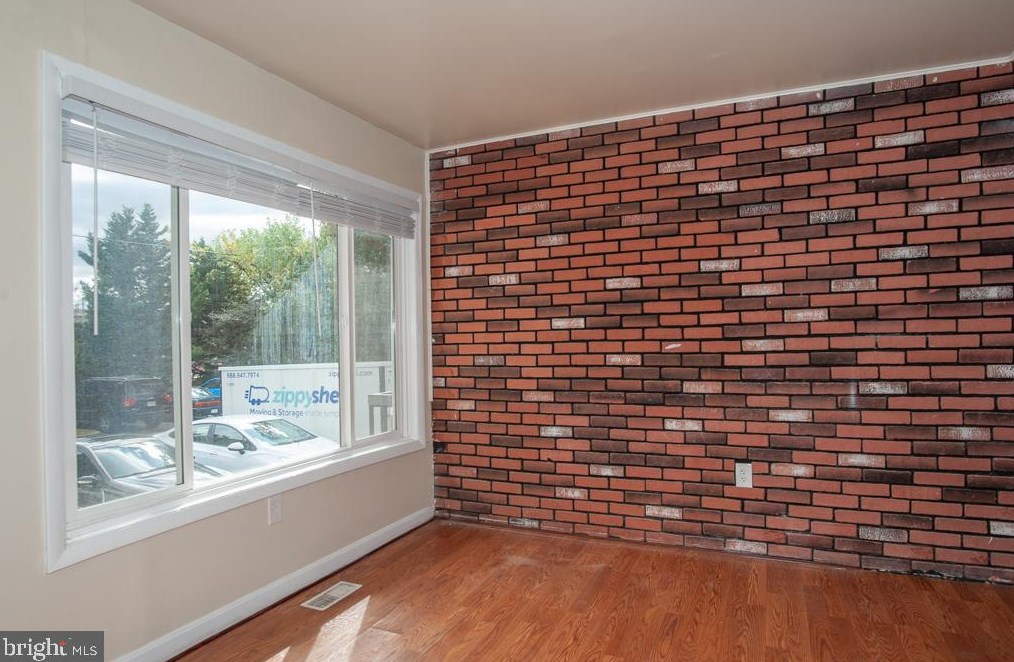 6812 Backlick Rd, Springfield, VA 22150
