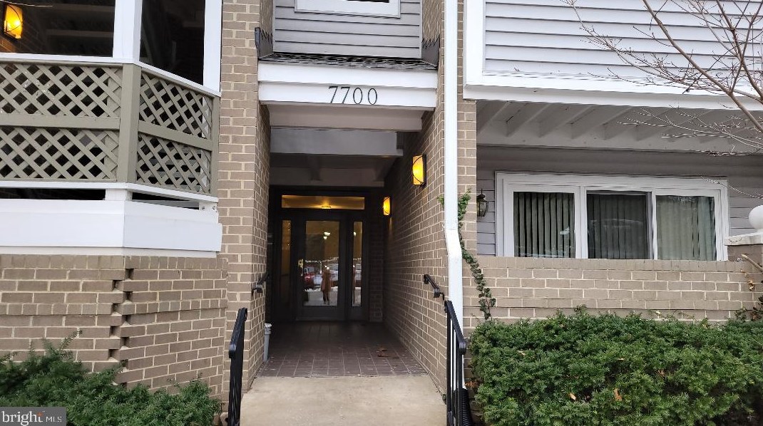 7700 Lafayette Forest Dr #4, Annandale, VA 22003