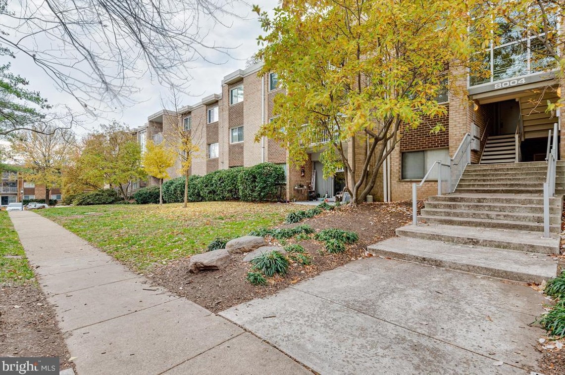 8004 Chanute Pl Apt 11, Falls Church, VA 22042