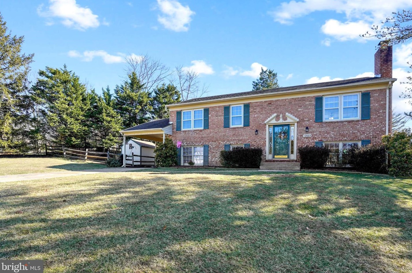 12023 Stuart Ridge Dr, Herndon, VA 20170