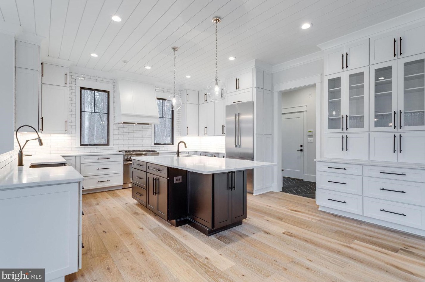 915 Plum St, Vienna, VA 22180-6506