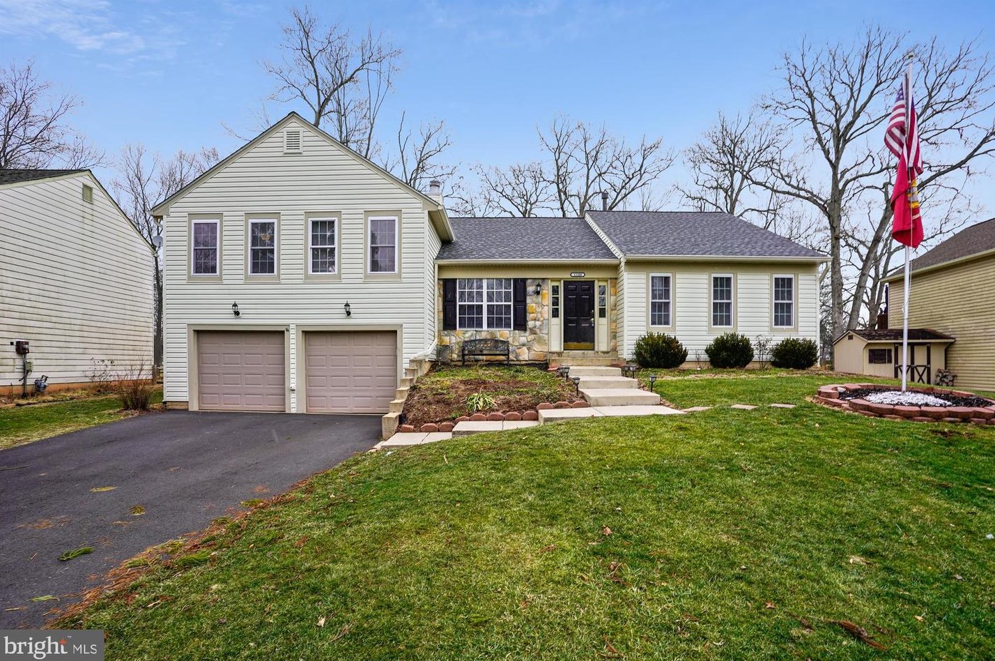 15108 Honsena Dr, Centreville, VA 20120-1418