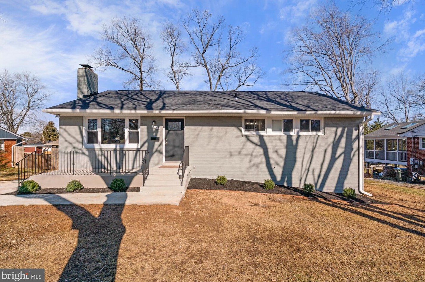 8114 Drayton Ln, Springfield, VA 22151