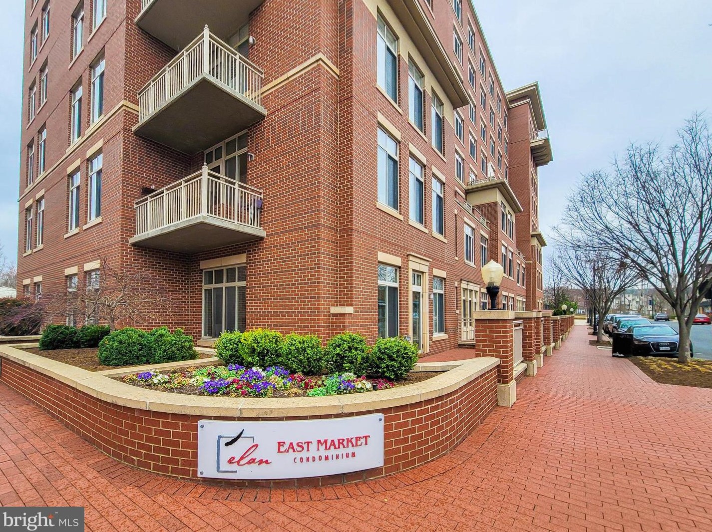 4480 Market Commons Dr, Fairfax, VA 22033-6055