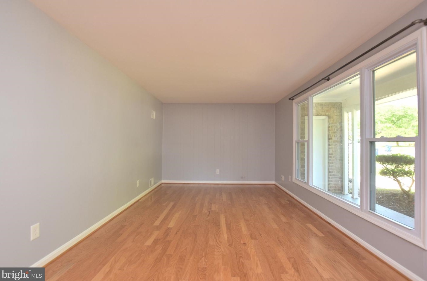 8434 Thames St, Springfield, VA 22151