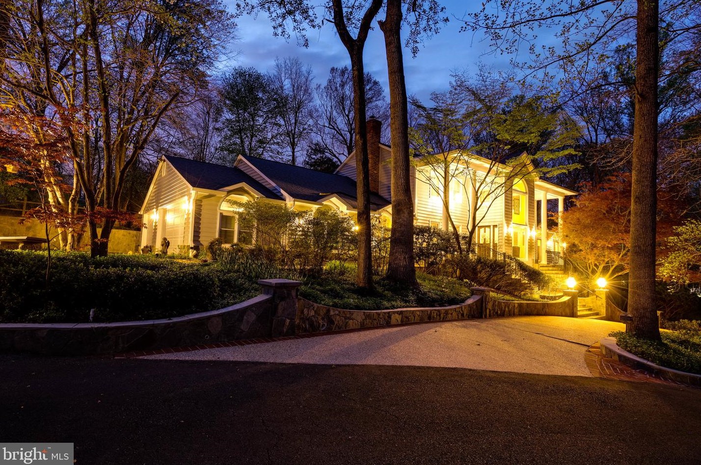 2904 Brians Hill Ln, Vienna, VA 22124-1228