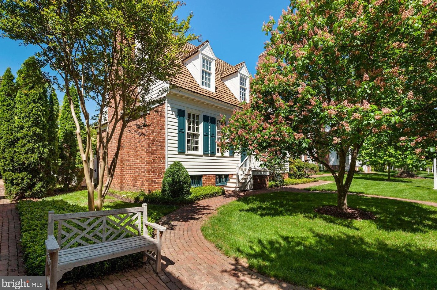 9900 Palace Green Way, Vienna, VA 22181-6098