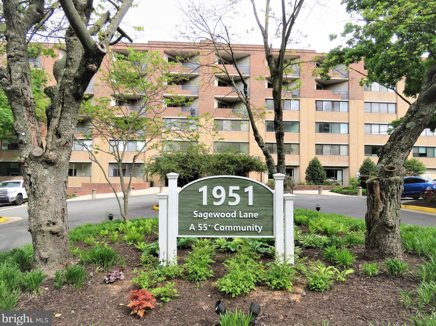 1951 Sagewood Ln #327, Herndon, VA 20191