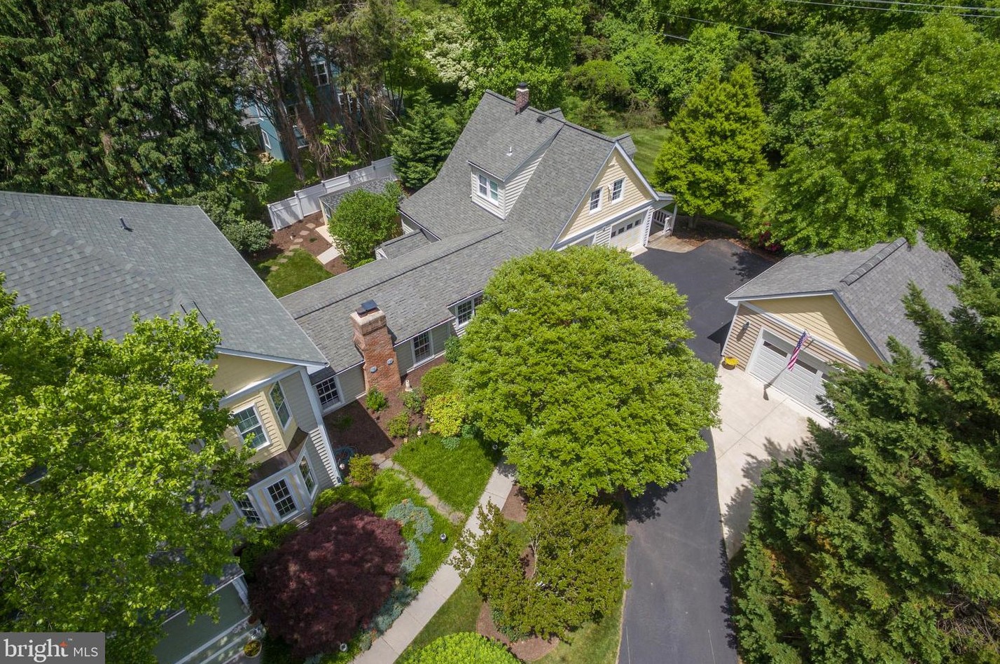 12100 Folkstone Dr, Herndon, VA 20171