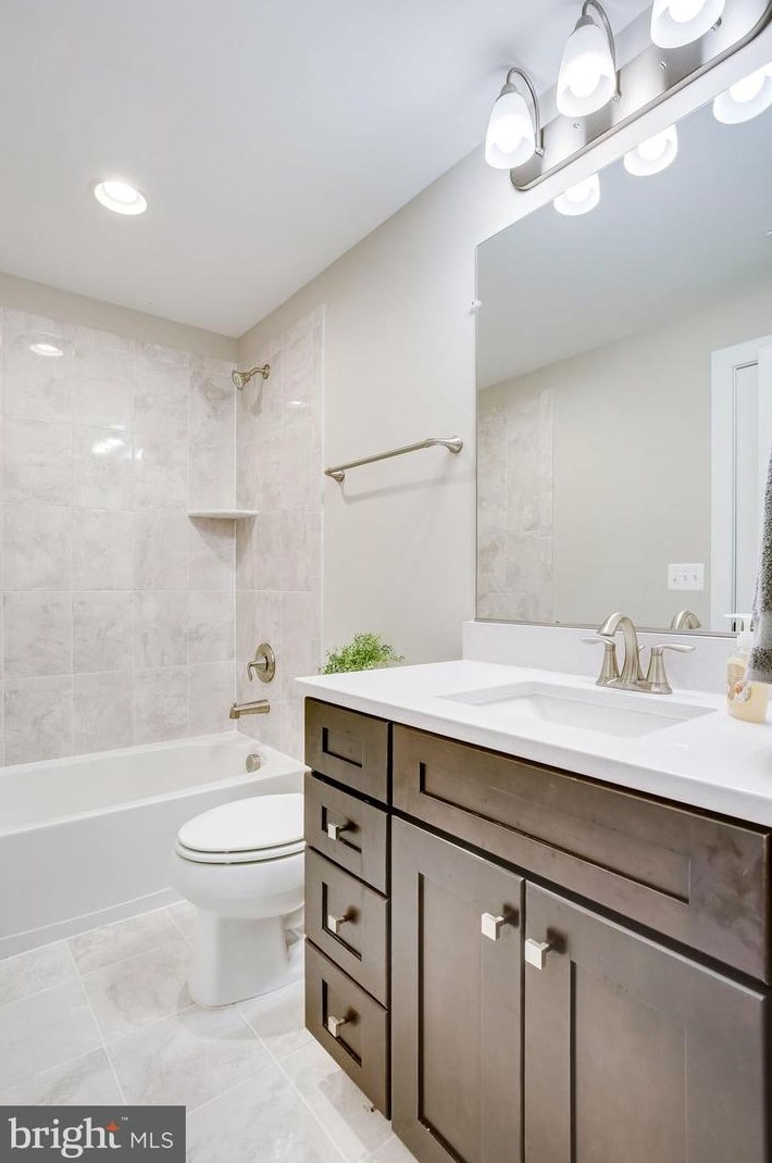 8600 Hillside Pl, Fairfax VA  22031-2814 exterior