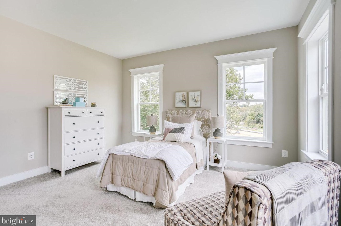 8600 Hillside Pl, Fairfax VA  22031-2814 exterior