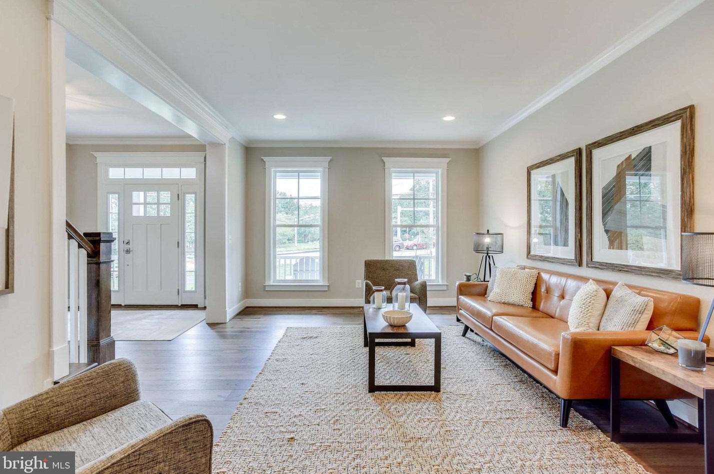 8600 Hillside Pl, Fairfax VA  22031-2814 exterior