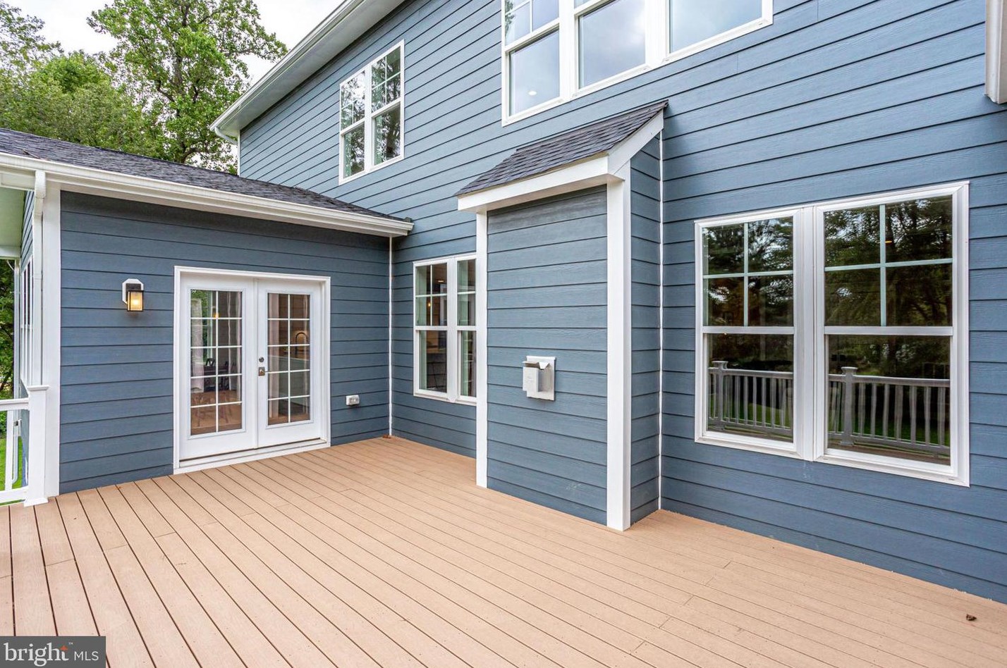 8600 Hillside Pl, Fairfax VA  22031-2814 exterior