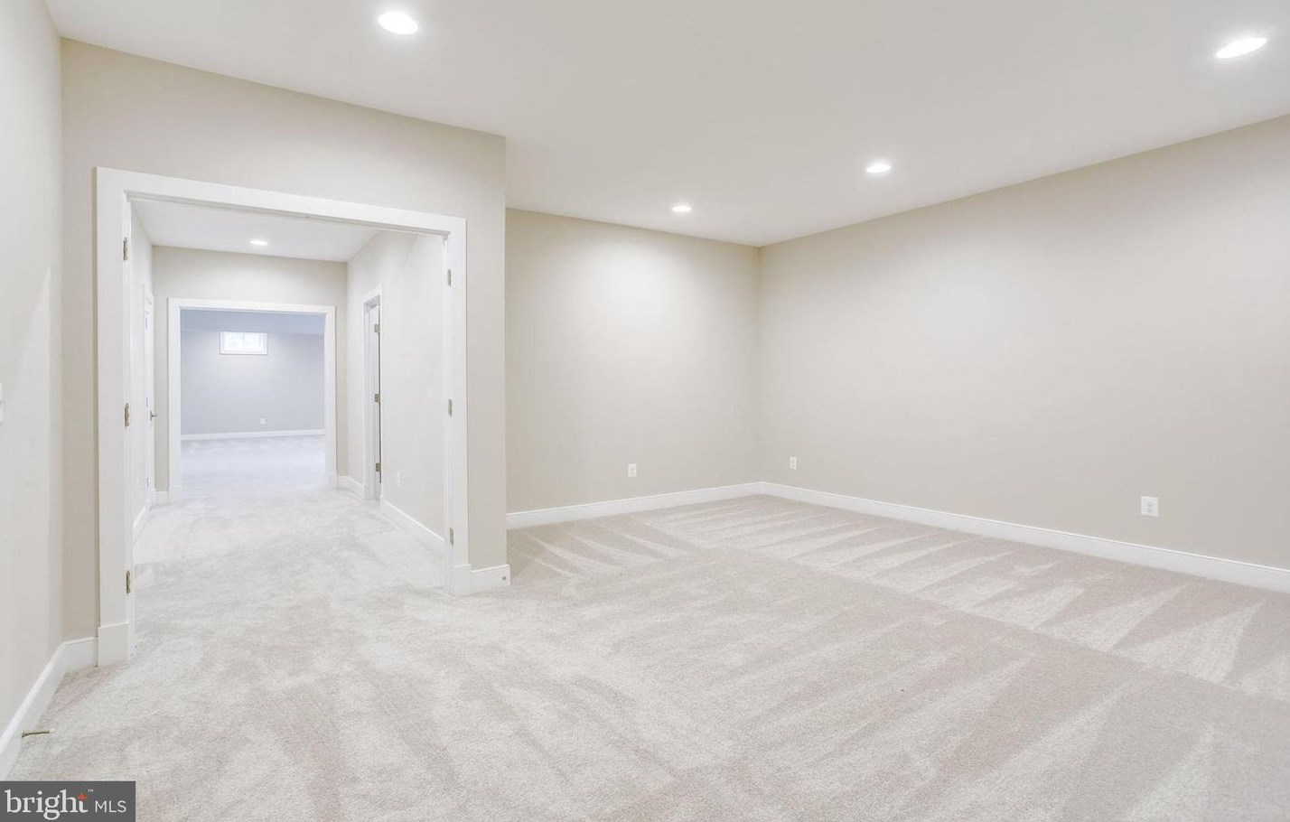 8600 Hillside Pl, Fairfax VA  22031-2814 exterior