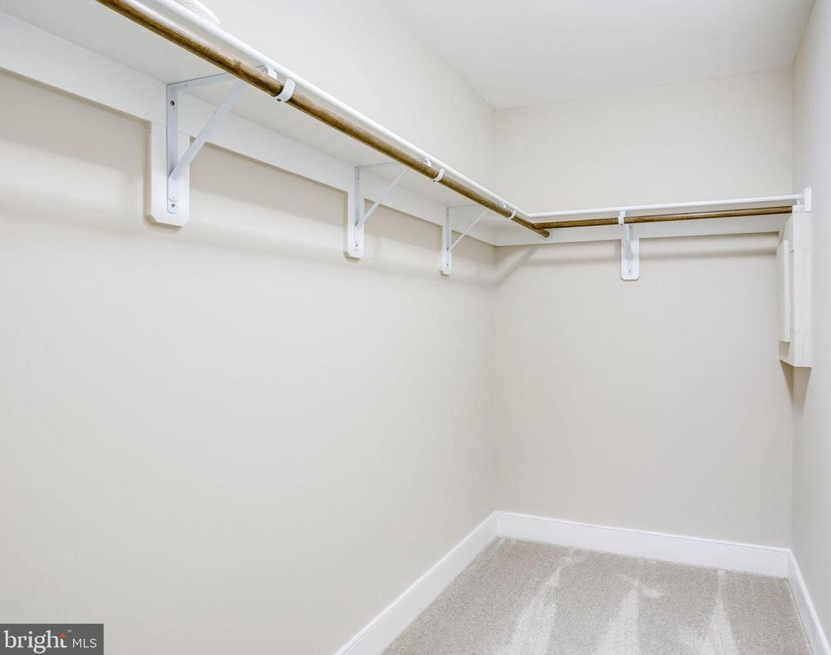 8600 Hillside Pl, Fairfax VA  22031-2814 exterior