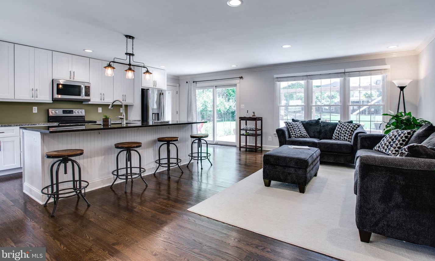 225 Manvell Rd, Vienna, VA 22180-5838