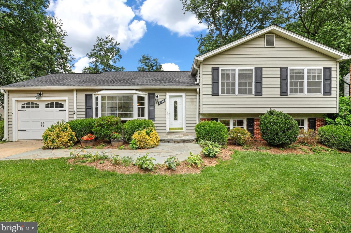 9328 Talisman Dr, Vienna, VA 22182-3418