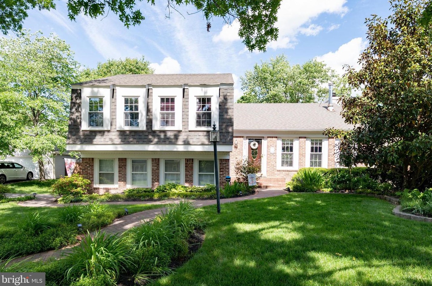 4317 Silas Hutchinson Dr, Fairfax, VA 20151-1325