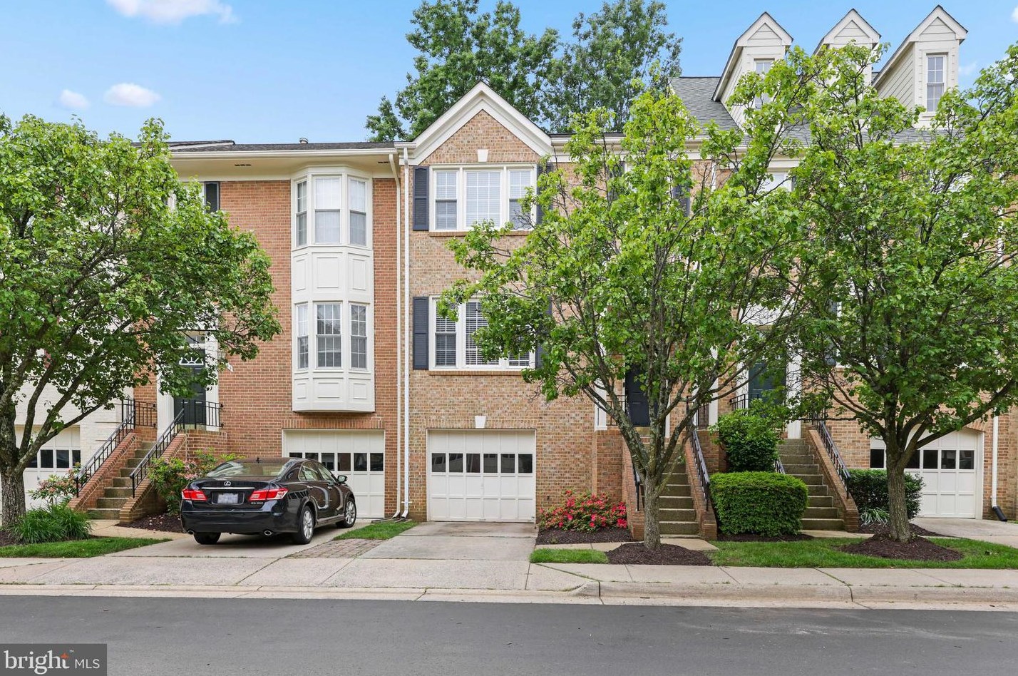 2046 Gallows Tree Ct, Vienna, VA 22182-3987