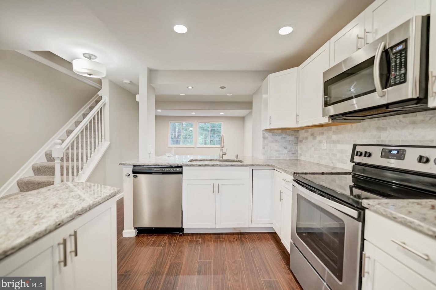 8260 Crestmont Cir, Springfield, VA 22153