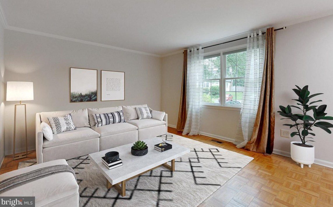 3033 Silent Valley Dr, Fairfax, VA 22031-2041