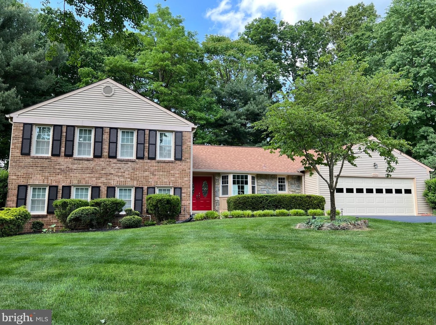 1526 Laurel Hill Rd, Vienna, VA 22182-1714
