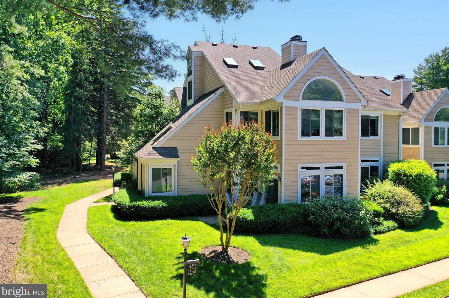 12303 Strong Ct, Fairfax, VA 22033-2846