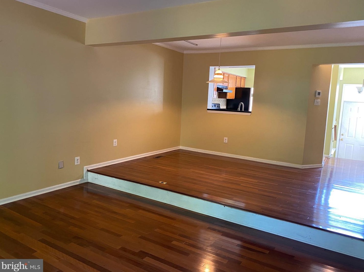 8483 Springfield Oaks Dr, Springfield, VA 22153